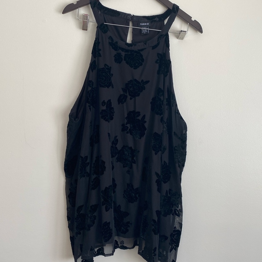 Torrid black top with black velvet roses